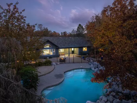 Exterior - 8286 Muscat Ct, Redding, CA 96001 photo 30 of 39
