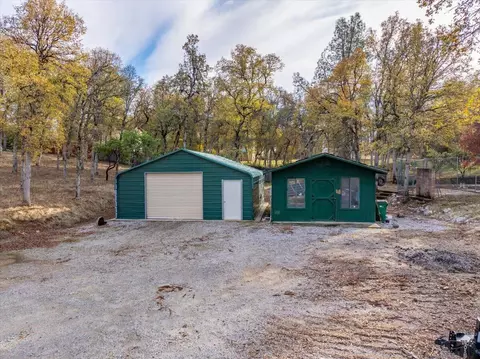 Exterior - 8286 Muscat Ct, Redding, CA 96001 photo 21 of 39