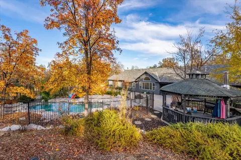 Exterior - 8286 Muscat Ct, Redding, CA 96001 photo 10 of 39