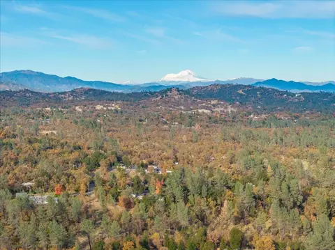 View/Area - 8286 Muscat Ct, Redding, CA 96001 photo 5 of 7
