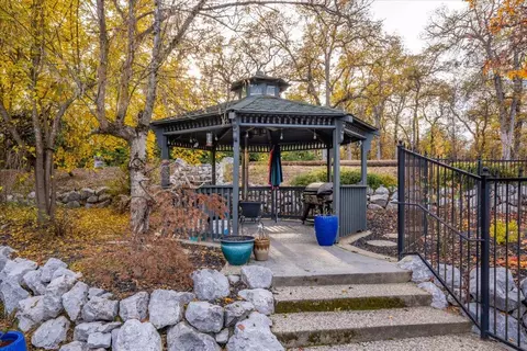 Exterior - 8286 Muscat Ct, Redding, CA 96001 photo 11 of 39