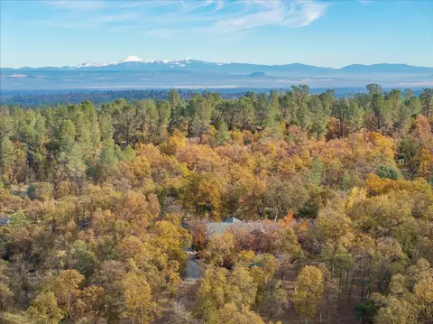 View/Area - 8286 Muscat Ct, Redding, CA 96001 photo 6 of 7