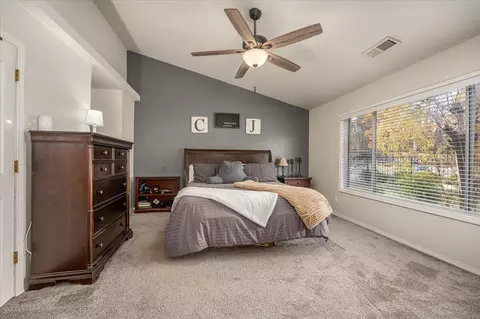 Bedroom - 8286 Muscat Ct, Redding, CA 96001 photo 2 of 10