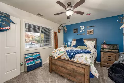 Bedroom - 8286 Muscat Ct, Redding, CA 96001 photo 6 of 10