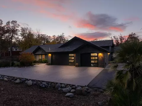Exterior - 8286 Muscat Ct, Redding, CA 96001 photo 2 of 39
