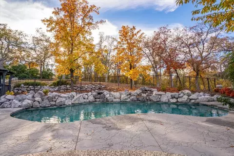 Exterior - 8286 Muscat Ct, Redding, CA 96001 photo 14 of 39