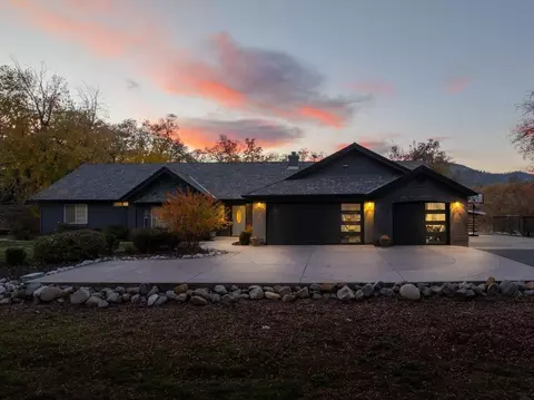 Exterior - 8286 Muscat Ct, Redding, CA 96001 photo 29 of 39
