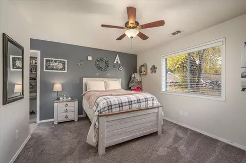 Bedroom - 8286 Muscat Ct, Redding, CA 96001 photo 7 of 10