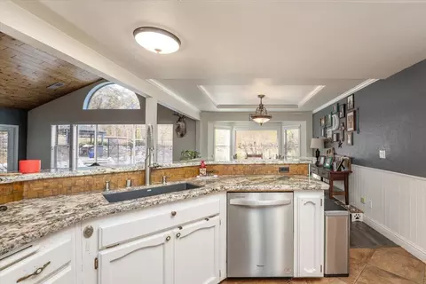 Kitchen - 8286 Muscat Ct, Redding, CA 96001 photo 5 of 5