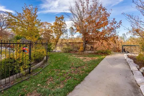 Exterior - 8286 Muscat Ct, Redding, CA 96001 photo 18 of 39