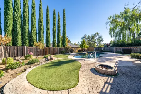 Exterior - 1389 River Ridge Dr, Redding, CA 96003 photo 8 of 25