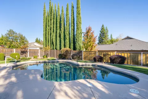 Exterior - 1389 River Ridge Dr, Redding, CA 96003 photo 11 of 25
