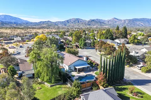 View/Area - 1389 River Ridge Dr, Redding, CA 96003 photo 2 of 4