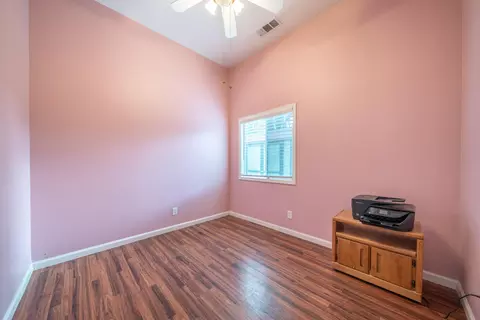 Bedroom - 1389 River Ridge Dr, Redding, CA 96003 photo 5 of 5