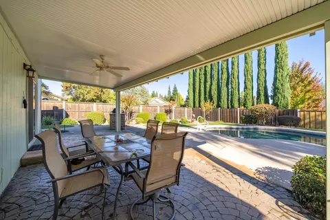 Exterior - 1389 River Ridge Dr, Redding, CA 96003 photo 5 of 25