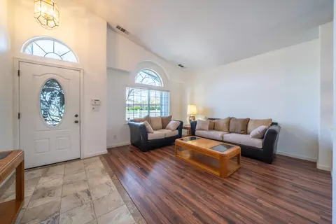 Entry Way - 1389 River Ridge Dr, Redding, CA 96003 photo 1 of 2