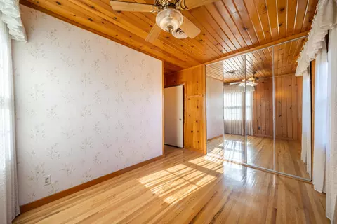 Bedroom - 1129 Almond Ave, Redding, CA 96001 photo 4 of 8