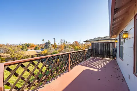 Exterior - 1129 Almond Ave, Redding, CA 96001 photo 6 of 23