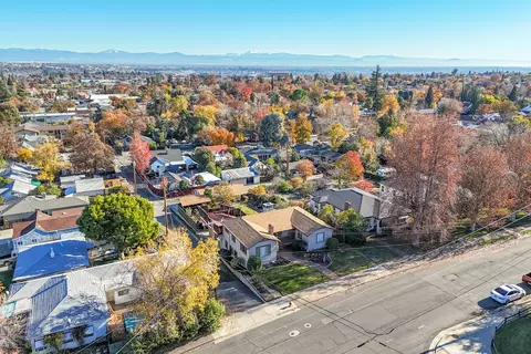 View/Area - 1129 Almond Ave, Redding, CA 96001 photo 4 of 15