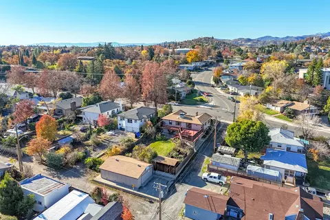 View/Area - 1129 Almond Ave, Redding, CA 96001 photo 11 of 15