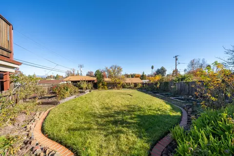 Exterior - 1129 Almond Ave, Redding, CA 96001 photo 13 of 23