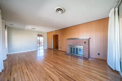 Living - 1129 Almond Ave, Redding, CA 96001 photo 3 of 5