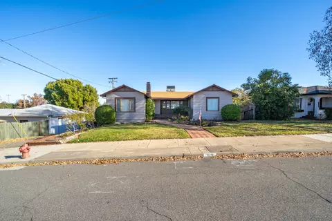 Exterior - 1129 Almond Ave, Redding, CA 96001 photo 2 of 23