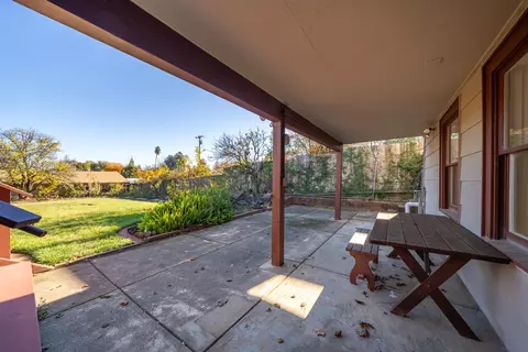 Exterior - 1129 Almond Ave, Redding, CA 96001 photo 10 of 23