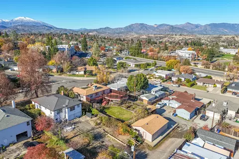 View/Area - 1129 Almond Ave, Redding, CA 96001 photo 9 of 15