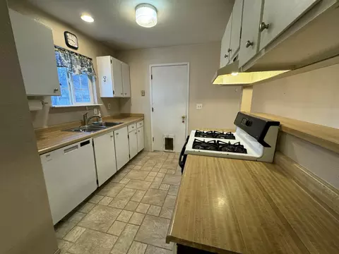 Kitchen - 20219 Mapleleaf St, Burney, CA 96013 photo 3 of 3