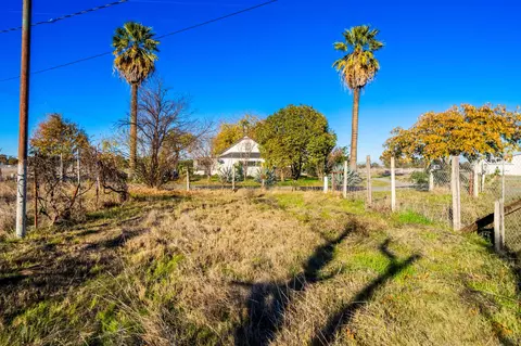 Exterior - 22505 Dove Ave, Gerber, CA 96035 photo 7 of 13