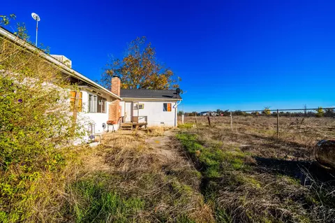Exterior - 22505 Dove Ave, Gerber, CA 96035 photo 6 of 13