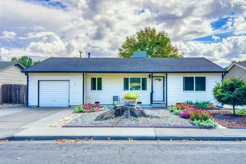 3245 Camellia St, Anderson, CA 96007