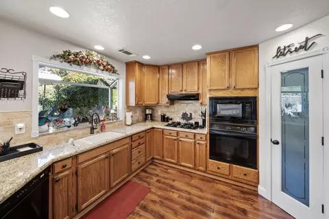 2158 Sageway Dr, Redding, CA 96003 photo 9