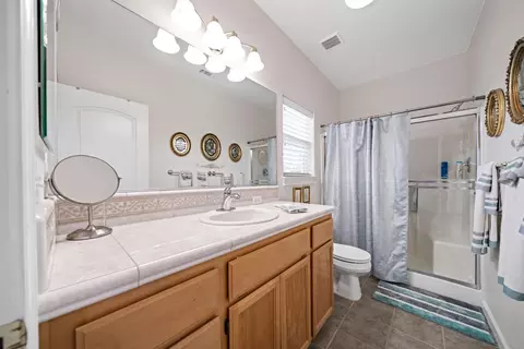2662 Queens Way, Redding, CA 96001 photo 10