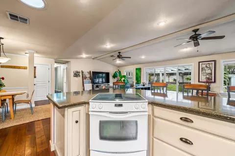 Kitchen - 2860 Lake Redding Dr, Redding, CA 96003 photo 5 of 5