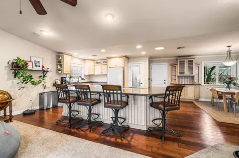 Kitchen - 2860 Lake Redding Dr, Redding, CA 96003 photo 1 of 5