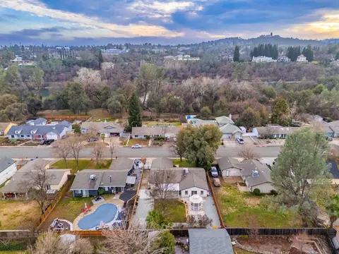 View/Area - 2860 Lake Redding Dr, Redding, CA 96003 photo 1 of 2