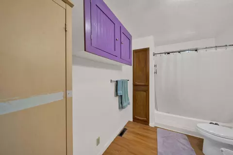 Bath - 12660 Lake Blvd, Redding, CA 96003 photo 4 of 4