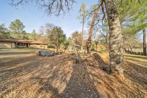 Exterior - 12660 Lake Blvd, Redding, CA 96003 photo 4 of 20