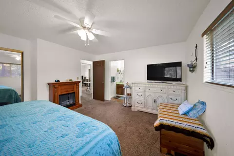 Bedroom - 12660 Lake Blvd, Redding, CA 96003 photo 3 of 3