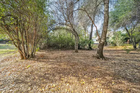Exterior - 12660 Lake Blvd, Redding, CA 96003 photo 16 of 20