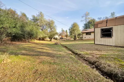 Exterior - 12660 Lake Blvd, Redding, CA 96003 photo 14 of 20