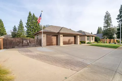 Exterior - 4823 Clark River Dr, Redding, CA 96002 photo 5 of 40