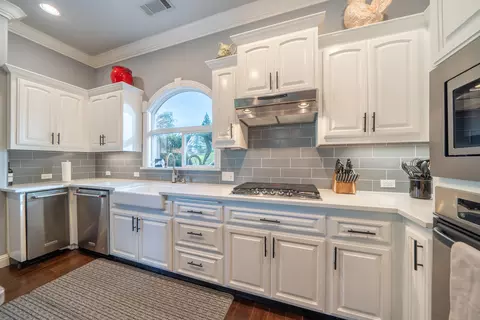 Kitchen - 4823 Clark River Dr, Redding, CA 96002 photo 3 of 4