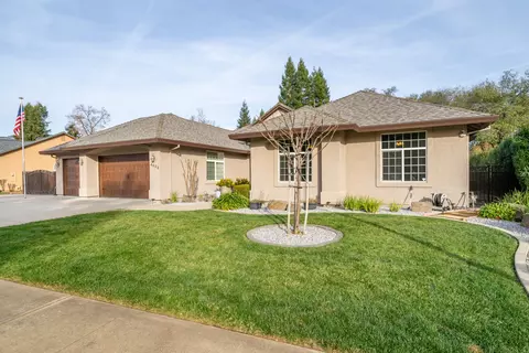 Exterior - 4823 Clark River Dr, Redding, CA 96002 photo 8 of 40