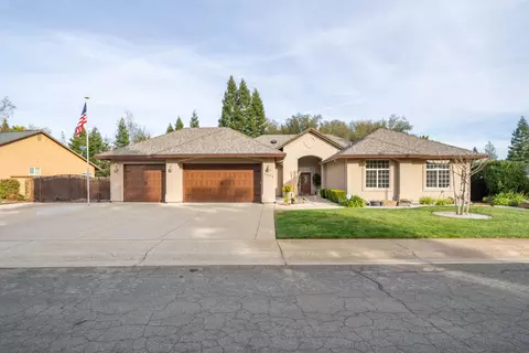 Exterior - 4823 Clark River Dr, Redding, CA 96002 photo 3 of 40
