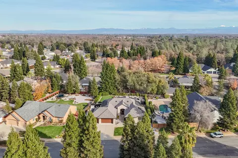 View/Area - 4823 Clark River Dr, Redding, CA 96002 photo 3 of 14
