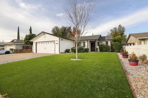 Exterior - 3620 Dune St, Redding, CA 96002 photo 8 of 8