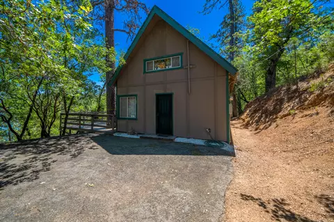 18657 Lower Salt Creek Rd #CABIN 41, Lakehead, CA 96051